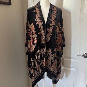 Lovestitch Black and Pink Floral Kimono